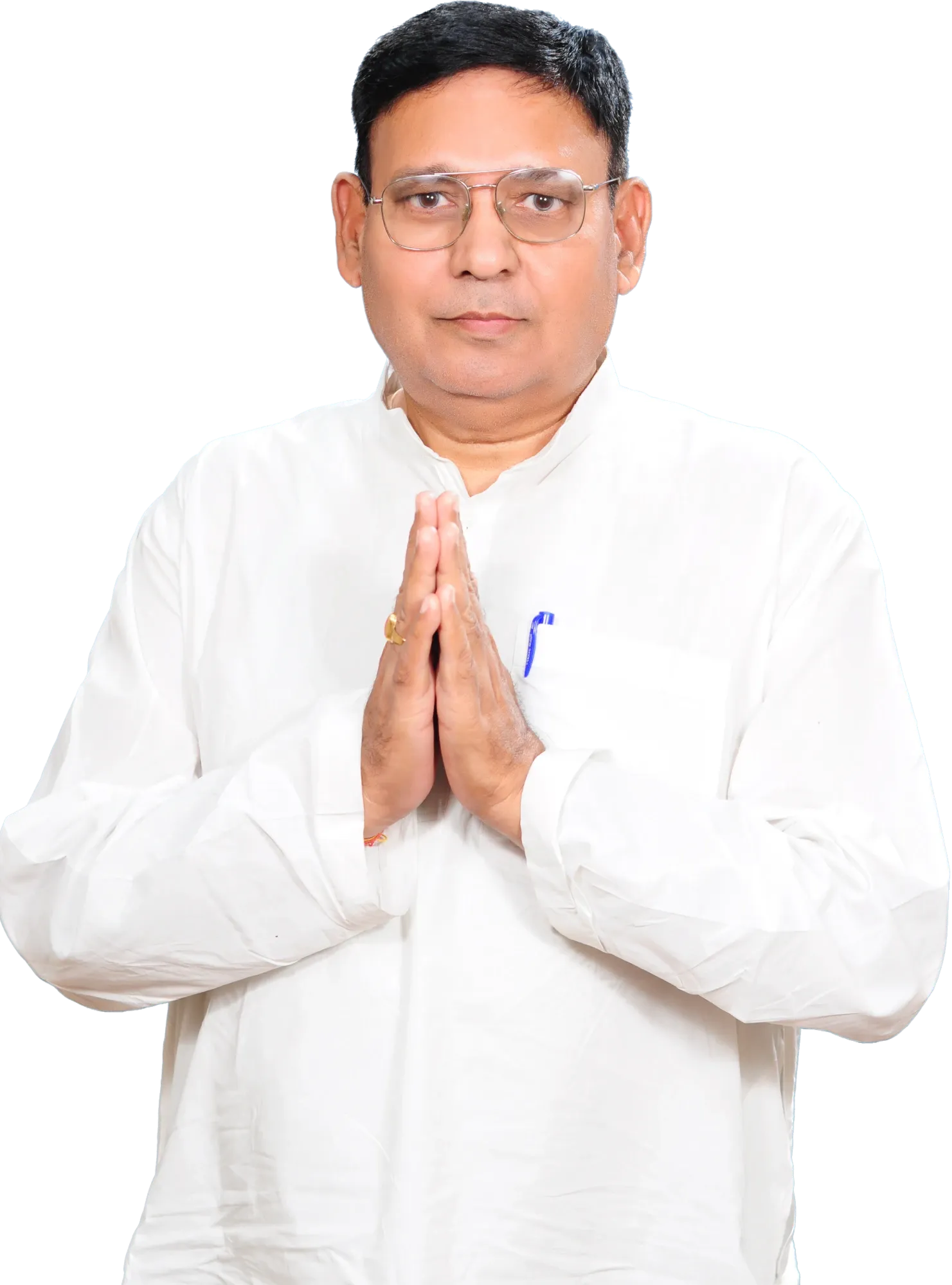 चंद्रपाल सिंह, हाथ जोड़कर अभिवादन करते हुए
